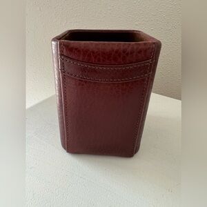 Dacasso | Brown Leather Luxury Desk Accessory Pen Cup Office
